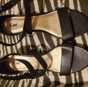 Black fioni size 12 sandle